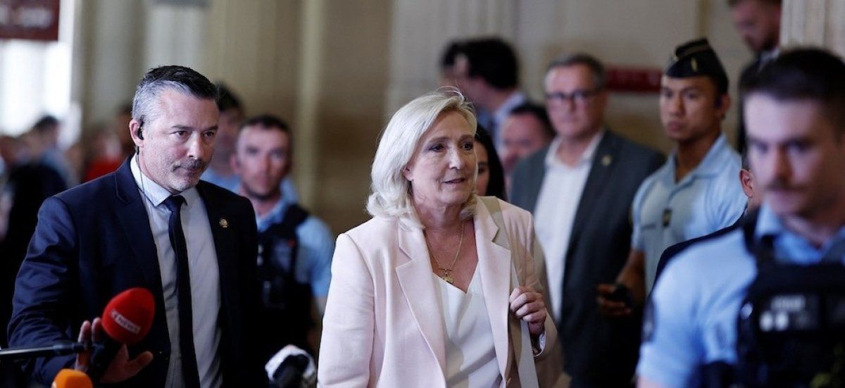 Marine Le Pen affronte la justice tout en préparant sa candidature à la présidentielle de 2027