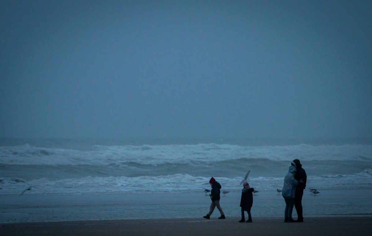 Découverte macabre au Touquet : un corps sur la plage soulève des questions